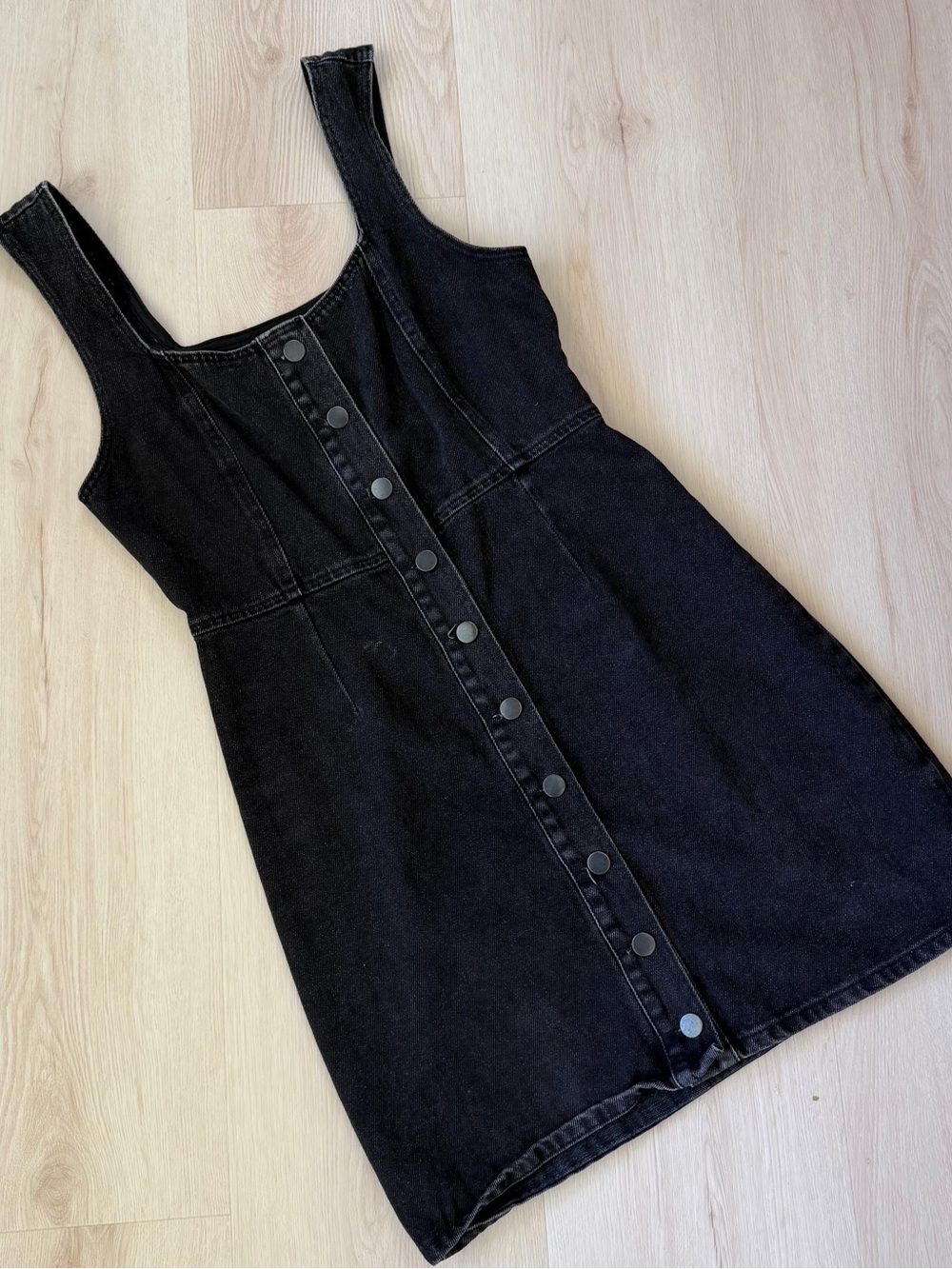 urban outfitters denim dress !!